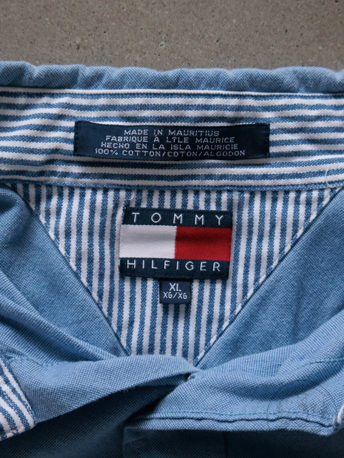 Vintage Tommy Hilfiger Light Blue Button-Down Long Sleeve Shirt 7 Vintage Tommy Hilfiger Light Blue Button-Down Long Sleeve Shirt